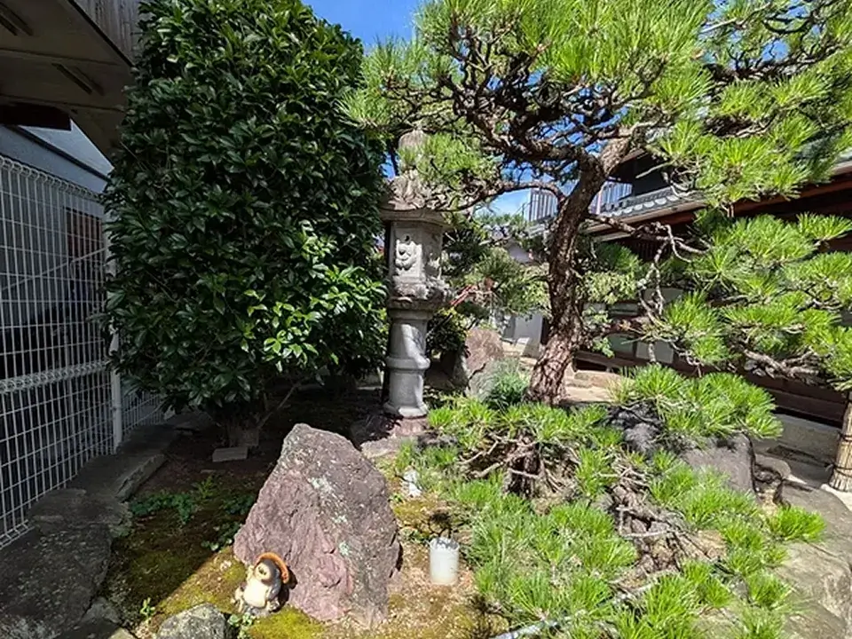 草刈り・庭掃除事例3（作業前）